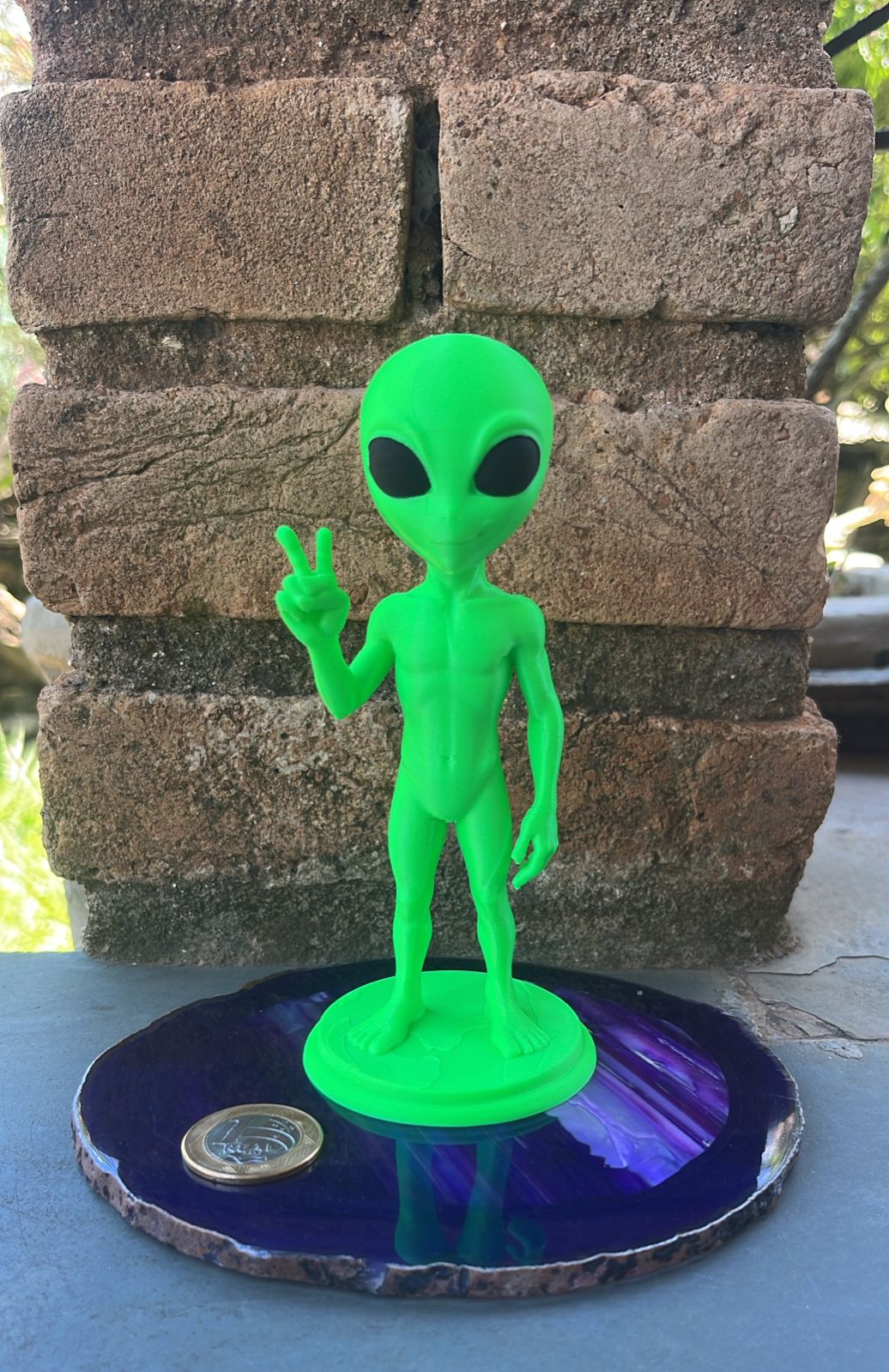 Alien paz e amor 15 cm